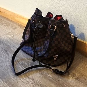 Large Checkered Handbag with Drawstring Enclosure